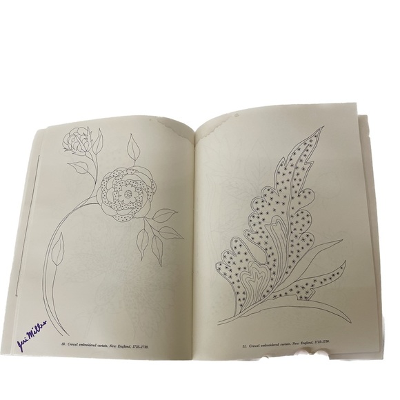 Vintage 1977 Historic Floral & Animal Designs For Embroiderers & Craftsmen - Picture 4 of 6